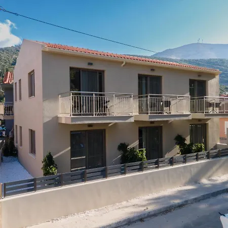 Nicole Apartamento Agia Efimia