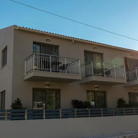 Nicole Apartamento Agia Efimia